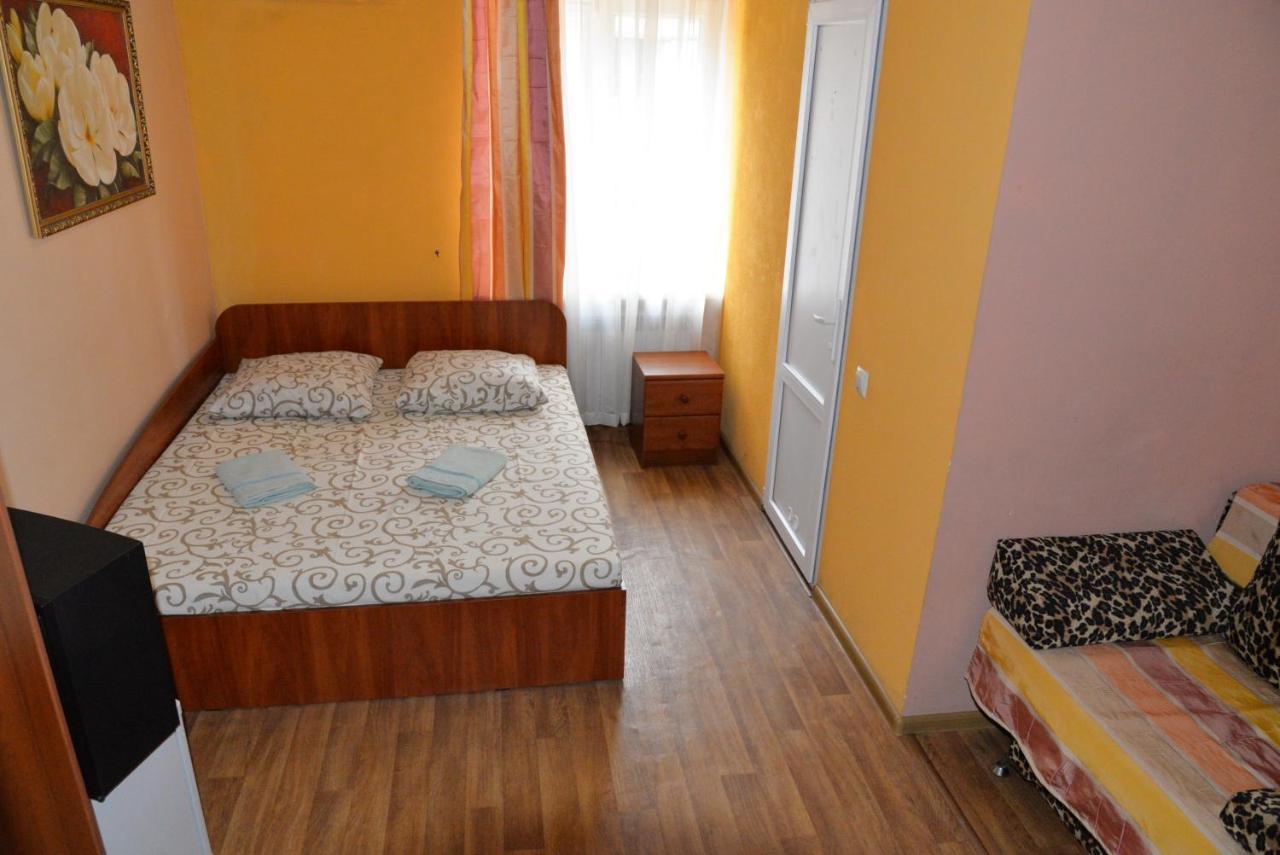 Domik Na Fontane Hotel Odessza Kültér fotó