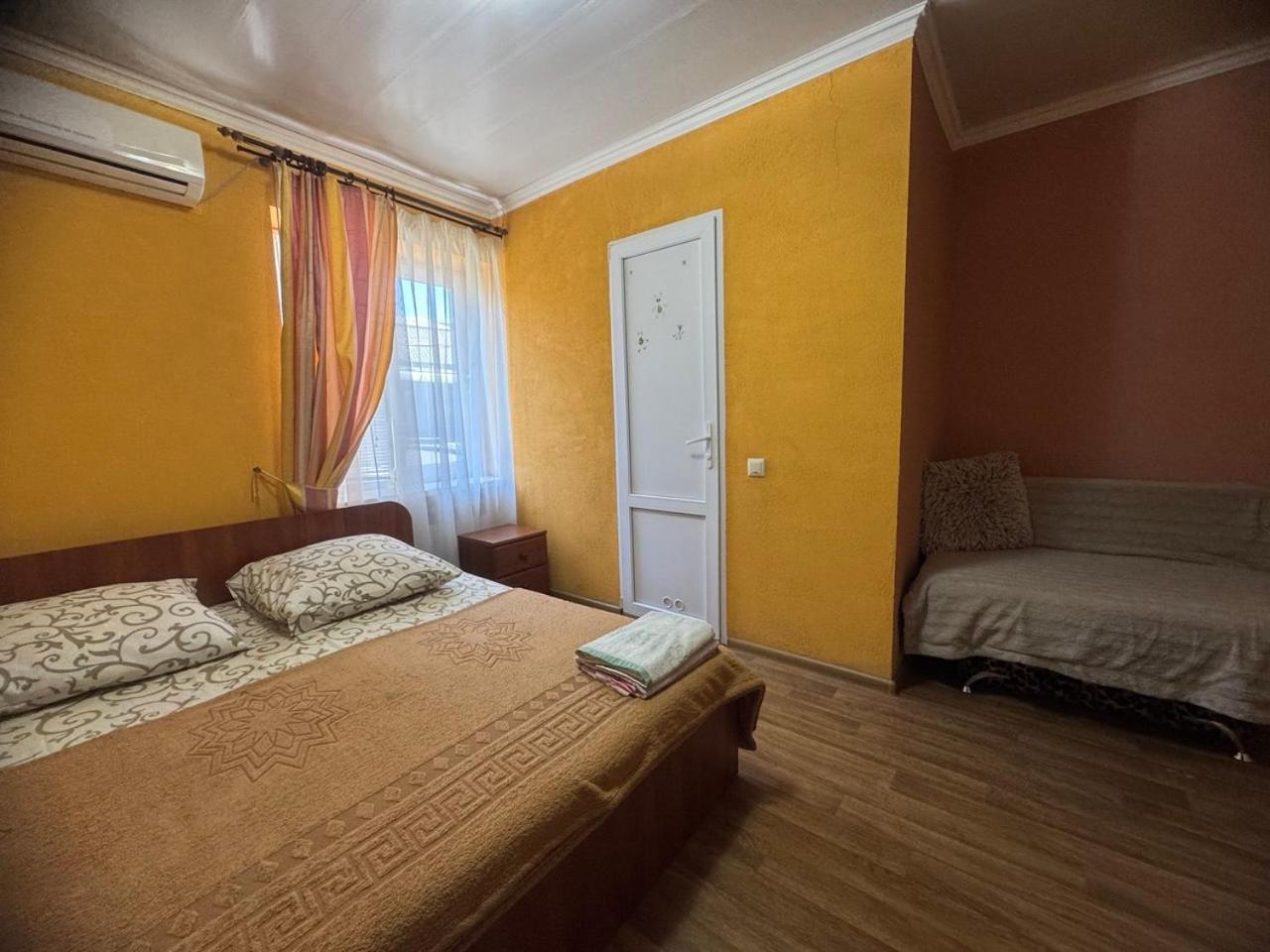 Domik Na Fontane Hotel Odessza Kültér fotó